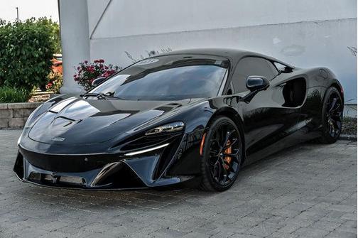 Black 2023 McLaren Artura