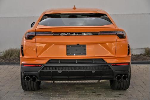 2024 Lamborghini Urus S