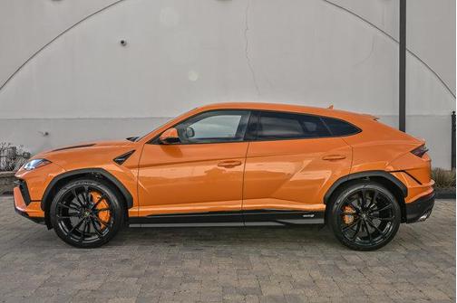2024 Lamborghini Urus S