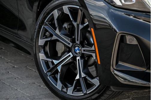 Black Sapphire Metallic 2025 BMW 330 i xDrive