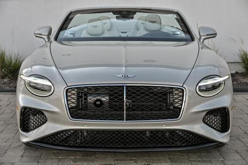 White Sand 2026 Bentley Continental GT