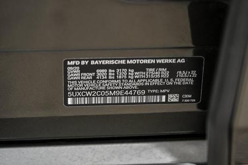 Manhattan Green Metallic 2021 BMW X7 xDrive40i