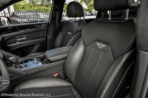 2024 Bentley Bentayga Hybrid V8