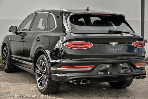 2024 Bentley Bentayga Hybrid V8