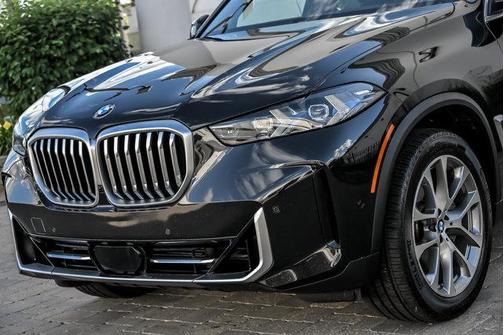 Black Sapphire Metallic 2026 BMW X5 xDrive40i