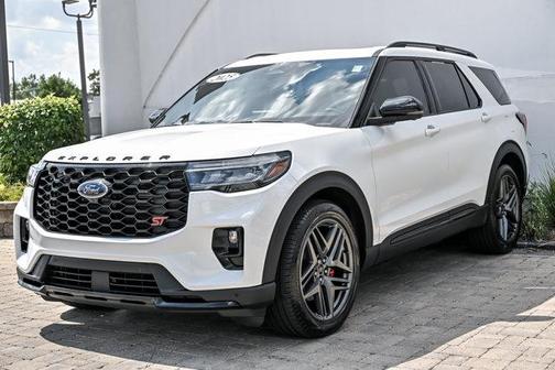 Star White 2025 Ford Explorer ST