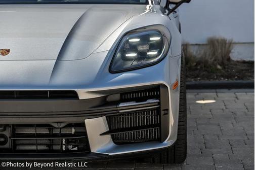 2025 Porsche Panamera 4