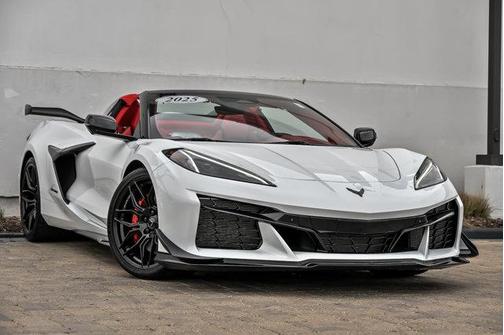 Arctic White 2025 Chevrolet Corvette Z06