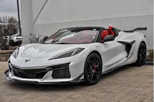 Arctic White 2025 Chevrolet Corvette Z06