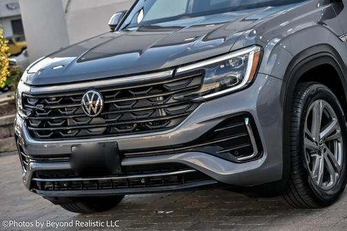 2024 Volkswagen Atlas Cross Sport 2.0T SEL R-Line