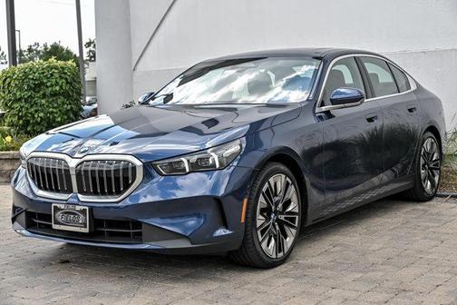 Phytonic Blue Metallic 2026 BMW 530 i xDrive