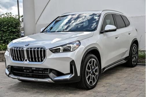 Mineral White Metallic 2026 BMW X1 xDrive28i