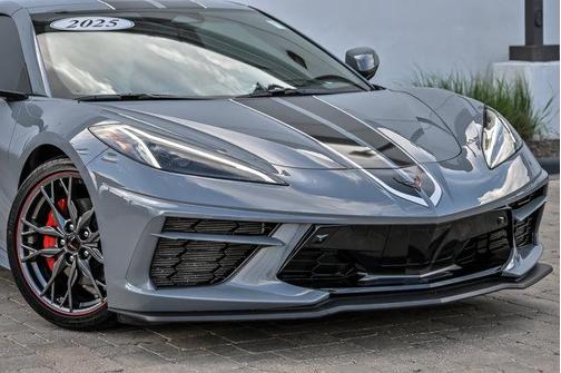 Sea 2025 Chevrolet Corvette Stingray w/2LT