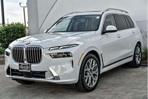 Alpine White 2026 BMW X7 xDrive40i