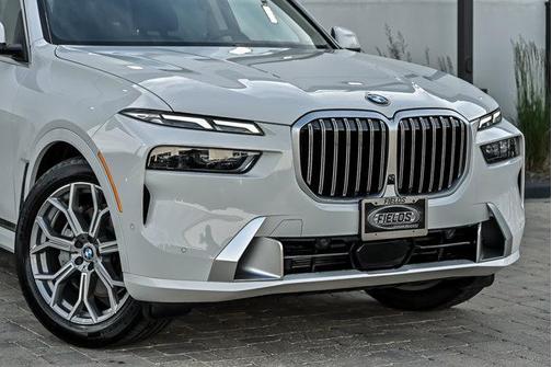 Alpine White 2026 BMW X7 xDrive40i