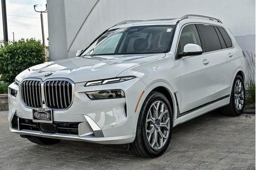 Alpine White 2026 BMW X7 xDrive40i