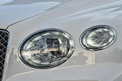 Glacier White 2023 Bentley Bentayga Azure