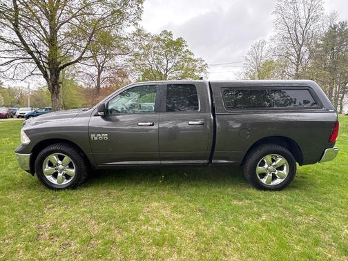 Granite Crystal Metallic Clearcoat 2016 RAM 1500 Big Horn