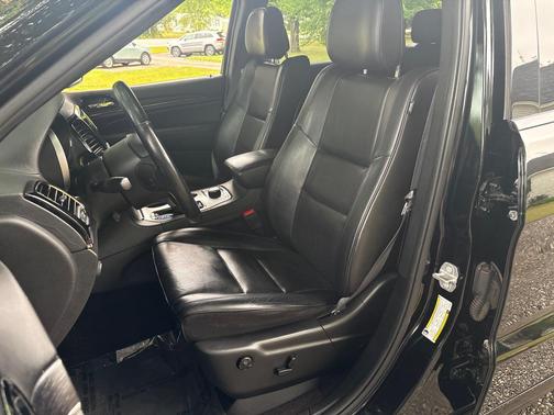 Diamond Black Crystal Pearlcoat 2019 Jeep Grand Cherokee High Altitude