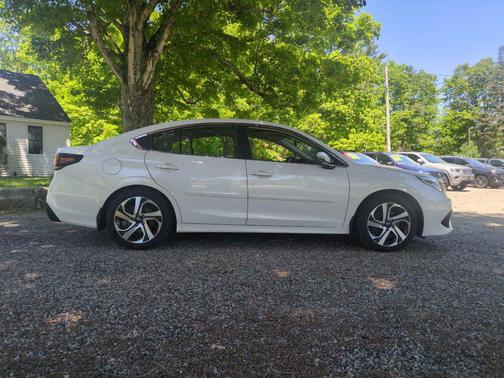Crystal White Pearl 2022 Subaru Legacy Limited