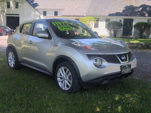 SILVER 2014 Nissan Juke S