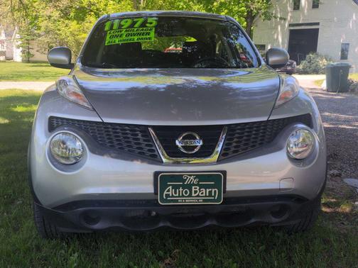 SILVER 2014 Nissan Juke S