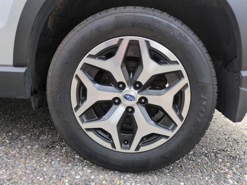 Ice Silver Metallic 2020 Subaru Forester Premium