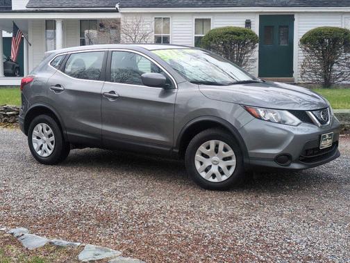 Gun Metallic 2018 Nissan Rogue Sport S