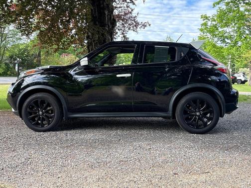 Super Black 2017 Nissan Juke SV