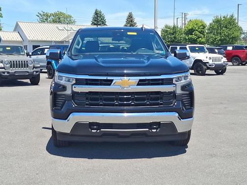 Black 2022 Chevrolet Silverado 1500 LT