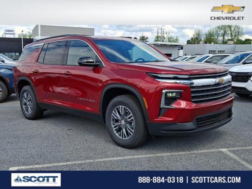 Radiant Red Tintcoat 2026 Chevrolet Traverse LT