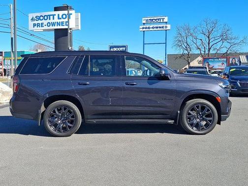 2023 Chevrolet Tahoe 4WD RST