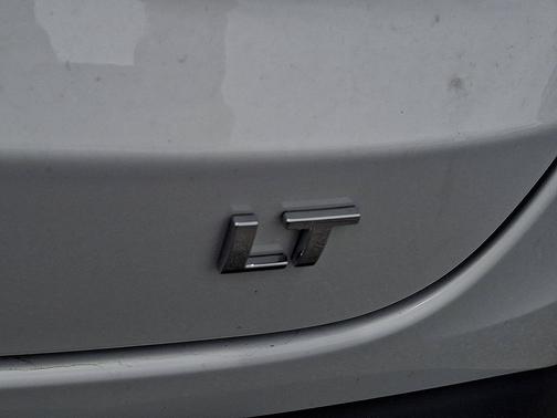 Summit White 2026 Chevrolet Trax LT