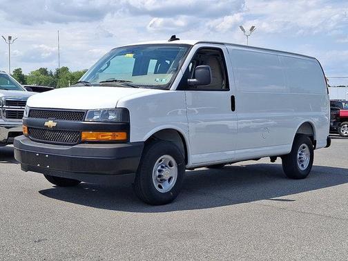 Summit White 2025 Chevrolet Express 2500 LT