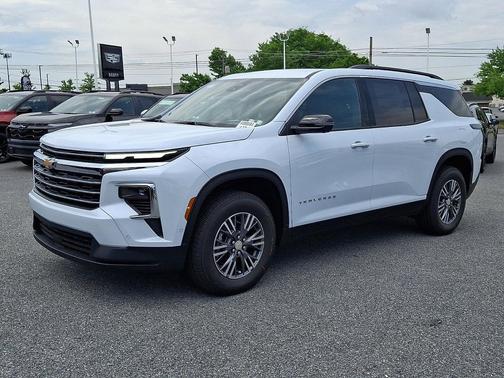 Polar White Tricoat 2026 Chevrolet Traverse LT