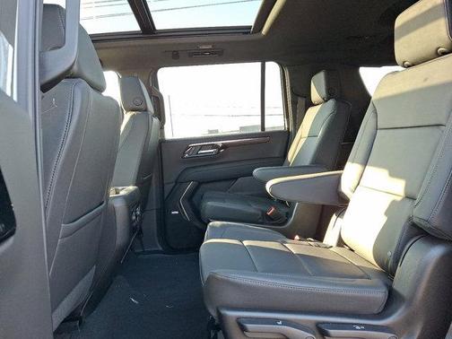 2026 Chevrolet Suburban Z71, 4WD