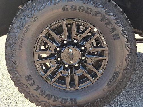 2025 Chevrolet Silverado 2500 4WD Crew Cab Standard Bed ZR2