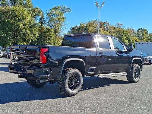 2025 Chevrolet Silverado 2500 4WD Crew Cab Standard Bed ZR2