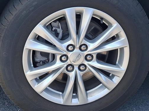 Stellar Black Metallic 2023 Cadillac XT6 Luxury AWD