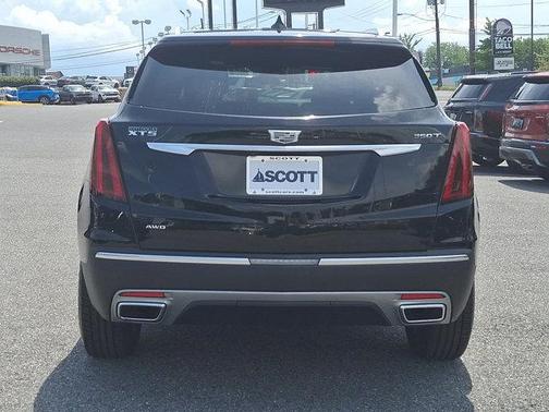 2022 Cadillac XT5 Premium Luxury