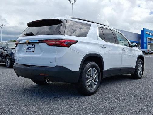 2022 Chevrolet Traverse LT Cloth