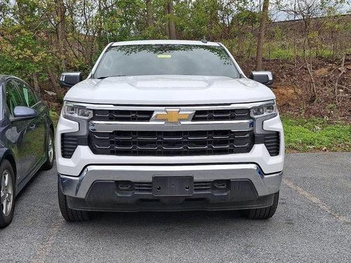 Summit White 2022 Chevrolet Silverado 1500 LT