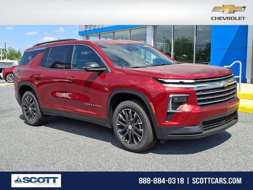 Radiant Red Tintcoat 2026 Chevrolet Traverse LT