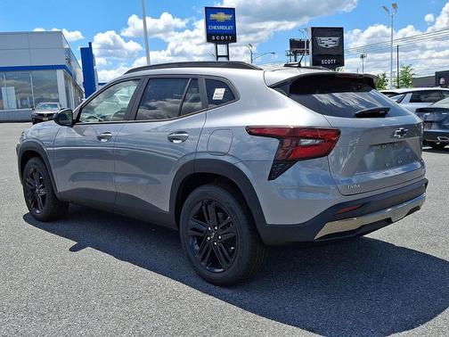 Sterling Gray Metallic 2026 Chevrolet Trax FWD ACTIV