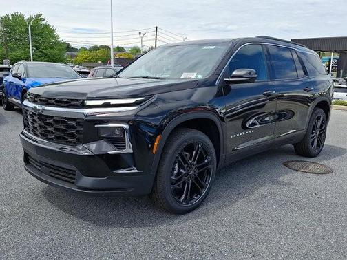 Mosaic Black Metallic 2026 Chevrolet Traverse LT