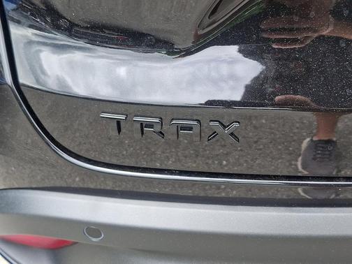 Mosaic Black Metallic 2026 Chevrolet Trax FWD 1RS
