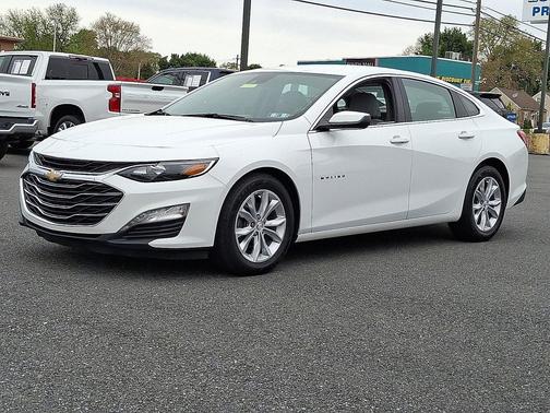 Summit White 2023 Chevrolet Malibu FWD 1LT