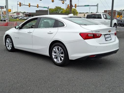 Summit White 2023 Chevrolet Malibu FWD 1LT