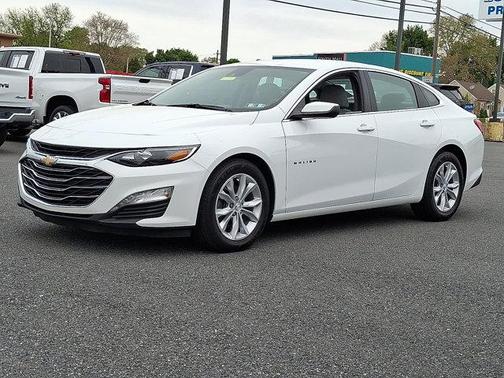 Summit White 2023 Chevrolet Malibu FWD 1LT