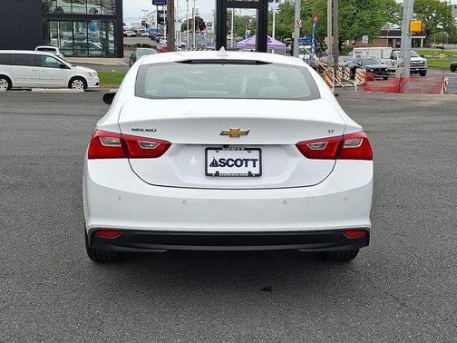 Summit White 2023 Chevrolet Malibu FWD 1LT